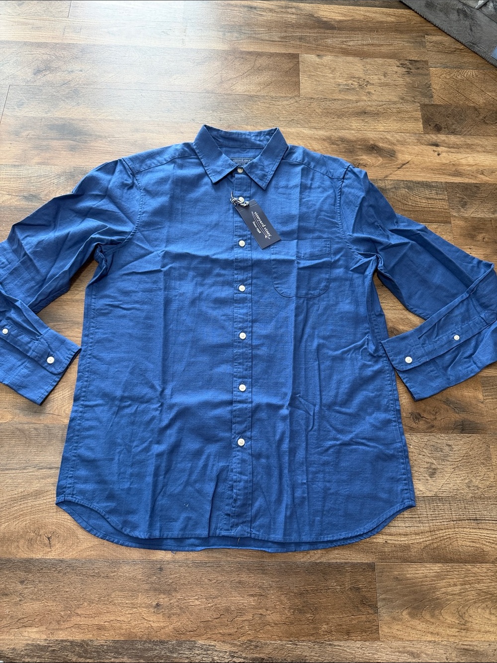Vineyard Vines long sleeve button down shirt